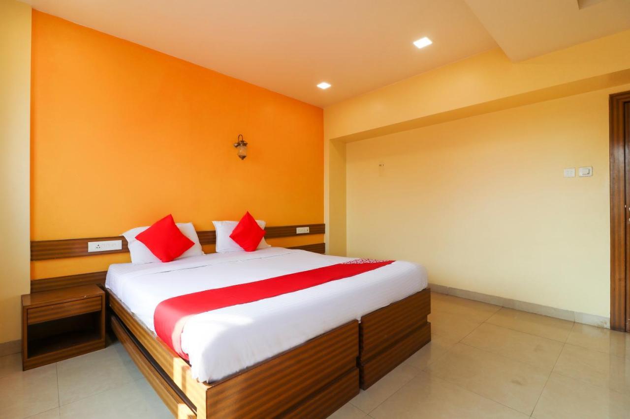 Oyo 10679 Hotel Nanashree Executive Wagholi Bagian luar foto