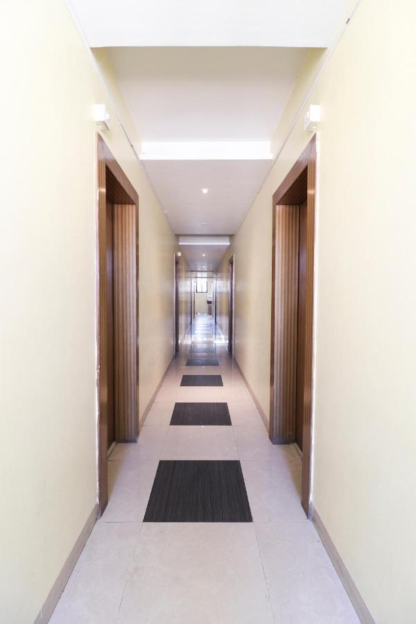 Oyo 10679 Hotel Nanashree Executive Wagholi Bagian luar foto